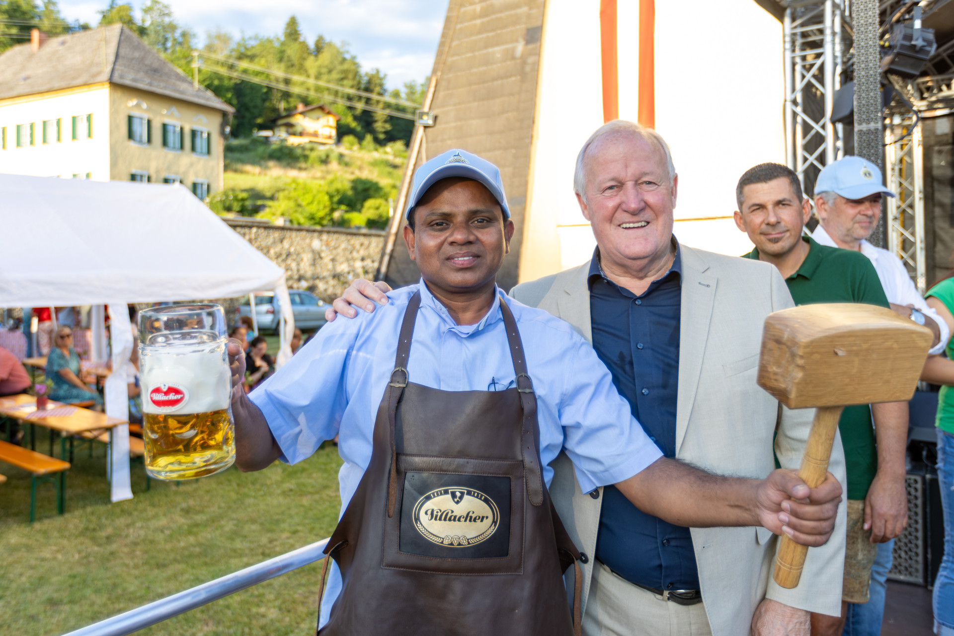 BGM mit Pfarrer beim Dorffest