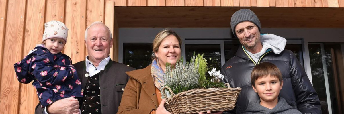 Bürgermeister mit Silvana Kröpfl und Michael Kropiunig