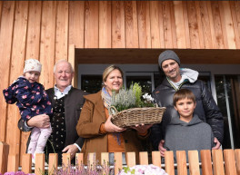 Bürgermeister mit Silvana Kröpfl und Michael Kropiunig